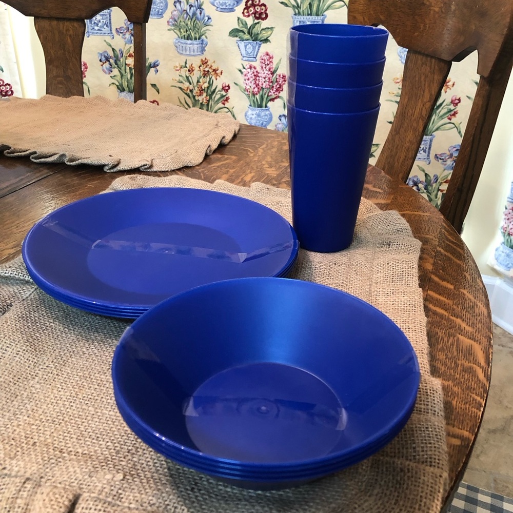 NEW!🔹Blue🔹 Plastic Dinnerware Set - 1️⃣2️⃣ Pieces